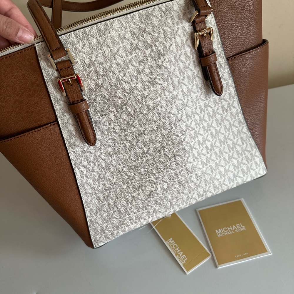 Michael Kors Tan and White Tote Bag - Picture 8 of 15